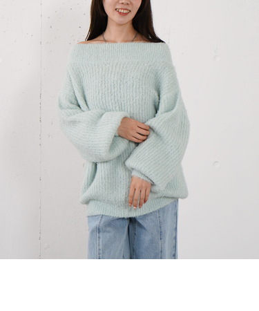 カールフェザーオフショルニットプルオーバー