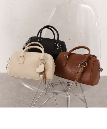 チャーム付きボストンバッグ