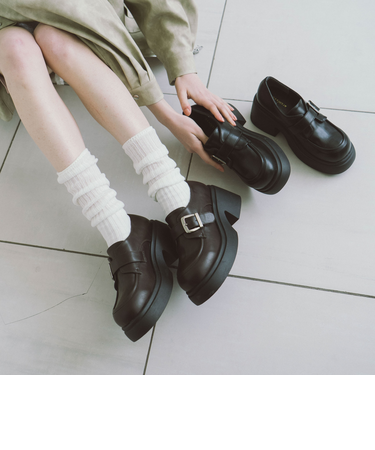 厚底ベルトパンプス