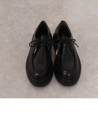 レースアップシューズ