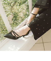 ２ストラップセパレートパンプス