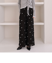 花柄刺繍イージーワイドパンツ
