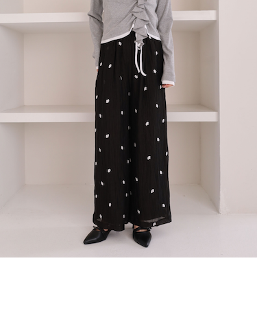 花柄刺繍イージーワイドパンツ