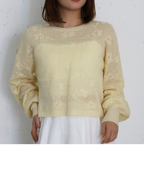 透かし編み花柄ニットプルオーバー