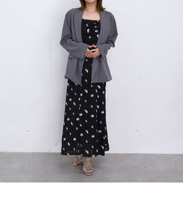 タックドレープ花柄刺繍キャミワンピース