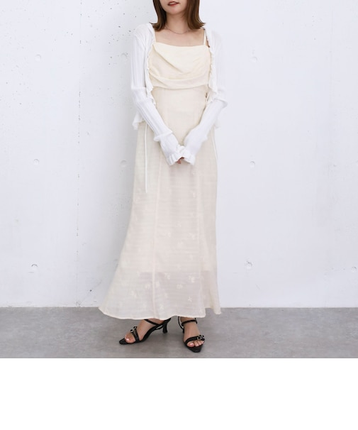 タックドレープ花柄刺繍キャミワンピース