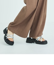 厚底ラインサンダル