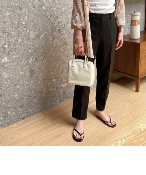 テーパードスラックス