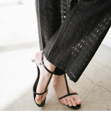 ストラップラウンドトゥサンダル