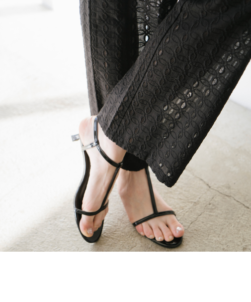 ストラップラウンドトゥサンダル