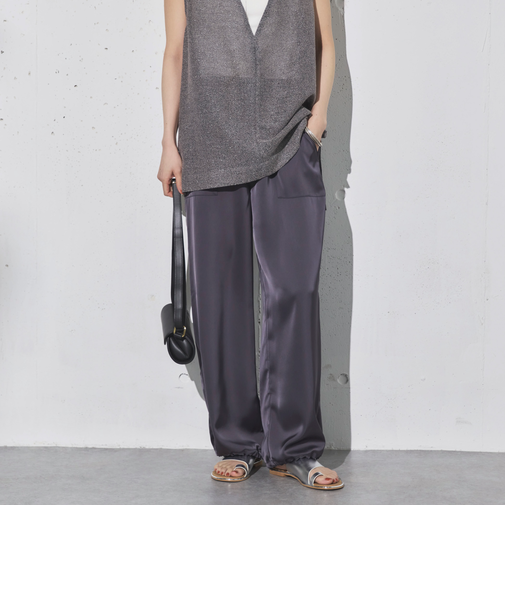 ’サテンパラシュートパンツ’