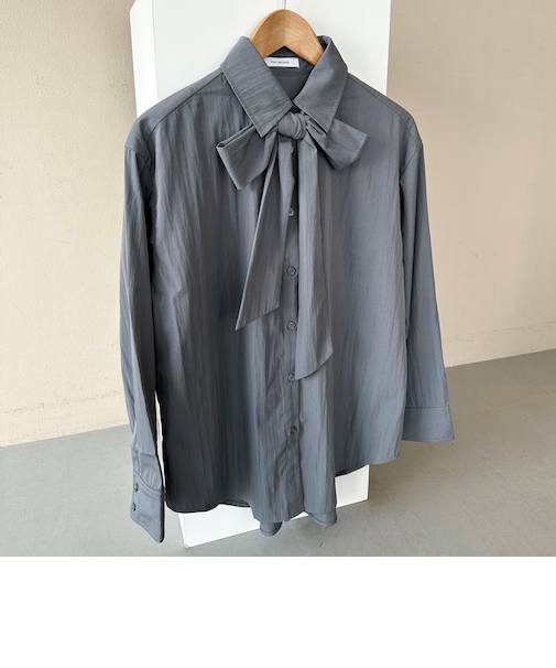 ボウタイ取り外しシャツ