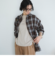 チェックシャツ