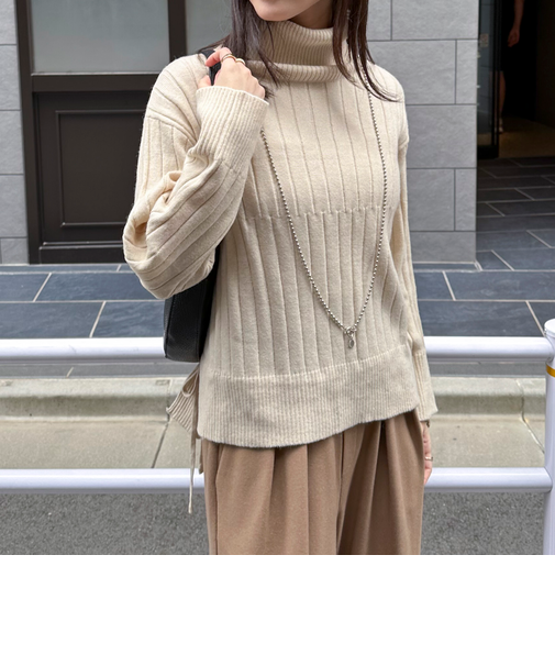 オフタートルワイドリブニット