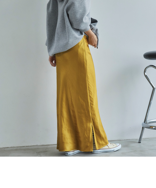 サテンナロースカート