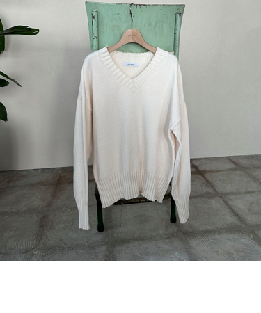 ベロアヤーンＶネックニット