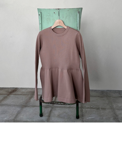 ワイドリブペプラムニットプルオーバー