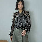 フラワー刺繍シアーブラウス