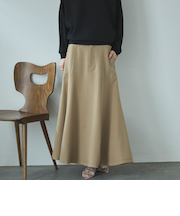 アウトポケットセミフレアスカート