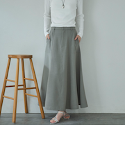 アウトポケットセミフレアスカート