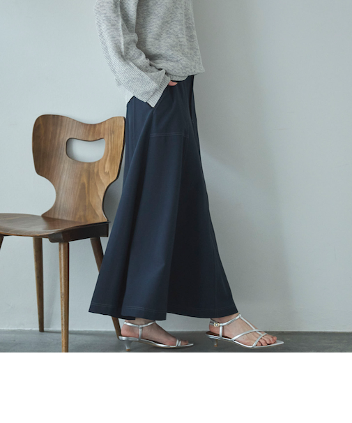 アウトポケットセミフレアスカート