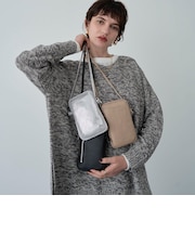 ＢＥＡＵＲＥ　ＮＥＷ　カウレザー　スマホポーチ