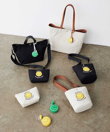【Breath TOPKAPI】SMILE COLLECTION スマイル 刺繍 タッセルポーチ