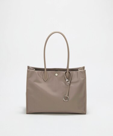 【Breath TOPKAPI】PRIM プリム ナイロン スクエア トートバッグ チャーム付き　A4/ 軽量