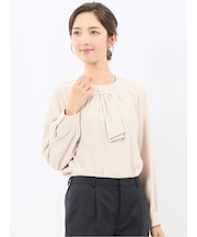 金具付きボウタイ風 長袖プルオーバーブラウス