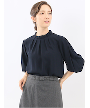 タック衿 長袖プルオーバーブラウス