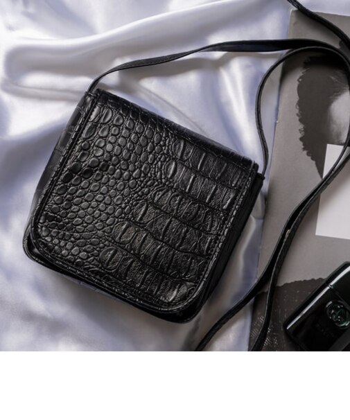 Rename レザータッチ カバー ショルダーバッグ