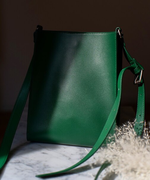 Rename ビッグスクエア ショルダーバッグ