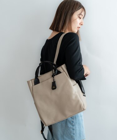 合皮 チャーム付き シンプル 2WAY トートバッグ リュックサック