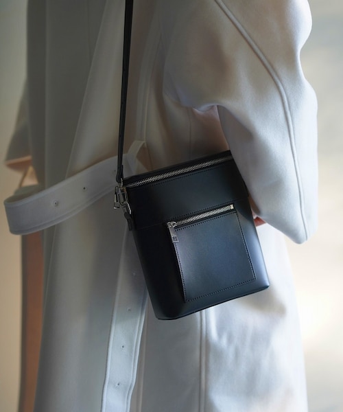 JIB 2WAYショルダー&ハンドル　円柱形　黒　シンプル　軽量 バッグ jib リュックサック、ショルダーバッグ2way JIB 2WAYショルダー