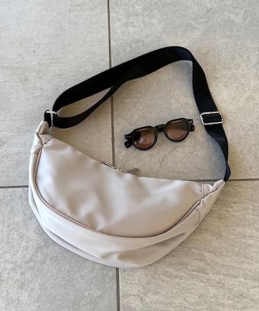 Rename ハーフムーン クロス ボディ トート ショルダーバッグ