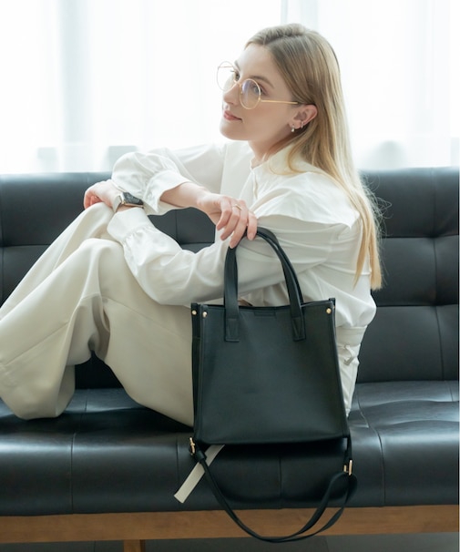 【牛革底マチたっぷり】Rename 仕切り＆多機能ポケット 2wayトートバッグ