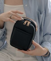 【自立可能/がばっと開く】Rename ハンドル付き タテ型 メイクポーチ