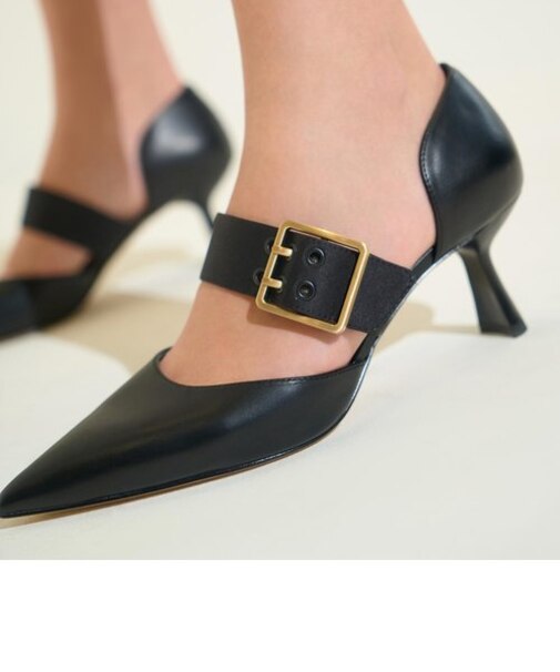 オーバーサイズドバックル ポインテッドトゥパンプス / Oversized Buckle Pointed Toe Pumps