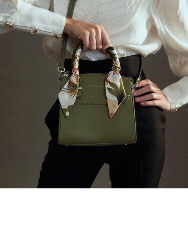 スカーフラップド トップハンドルバッグ / Scarf-Wrapped Top Handle Bag