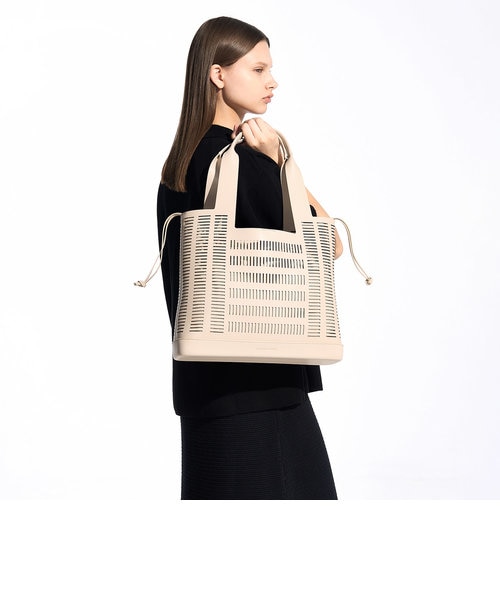 Delphi デルフィ カットアウトバケットバッグ ｜チャールズ＆キースの