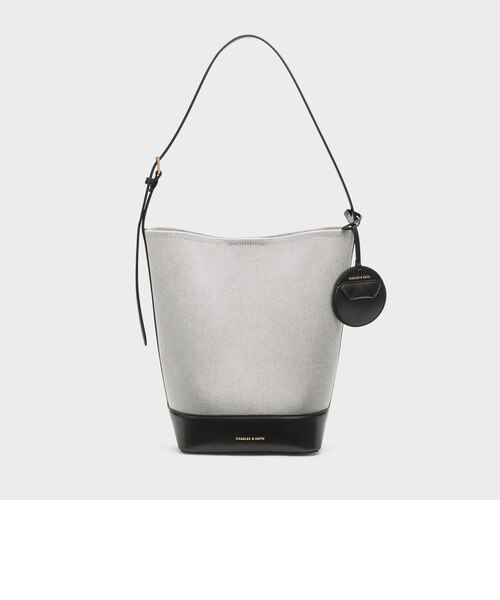 CHARLES & KEITH エノラ キャンバスイロンゲイティッドバケツバッグ Enola エノラ キャンバスイロンゲイティッドバケツバッグ｜チャールズ
