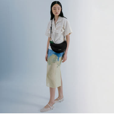 Blume ブリュム ブレードカーブホーボーバッグ