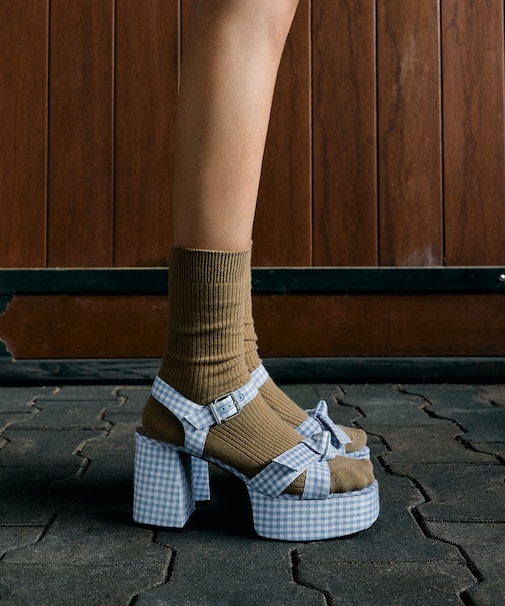 Anika アニカ ノットボウプラットフォームサンダル