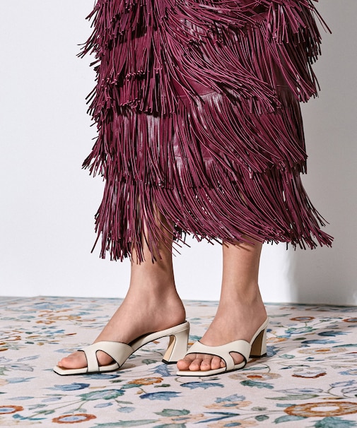 カットオフ スクエアトゥ ヒールミュール