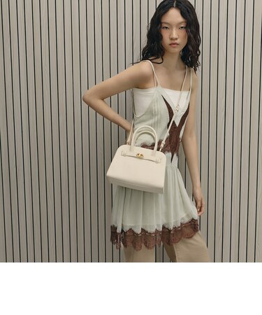 Aubrielle オブリエル ベルトストラクチャー トートバッグ