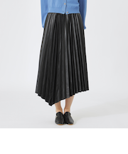 シンセティックレザーアシンメトリープリーツスカート
