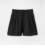 タックショートパンツ
