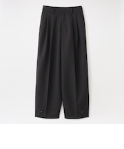 カーヴィーパンツ