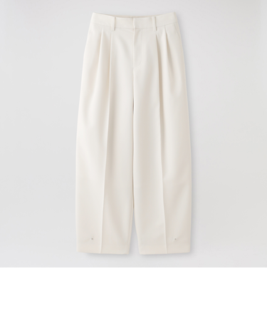 カーヴィーパンツ