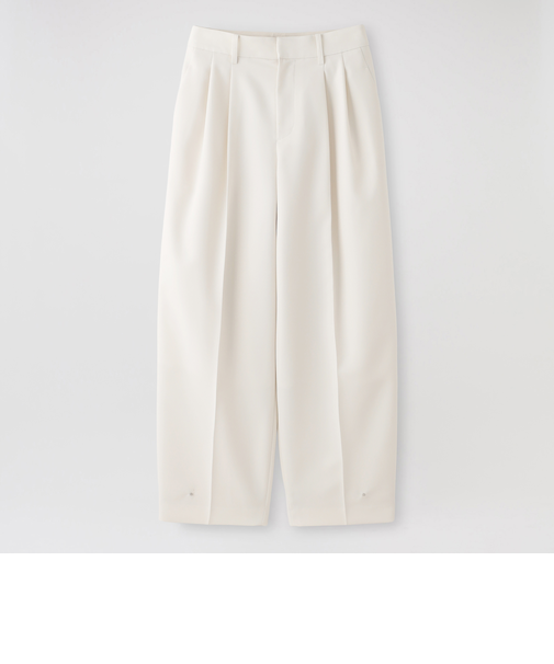 カーヴィーパンツ